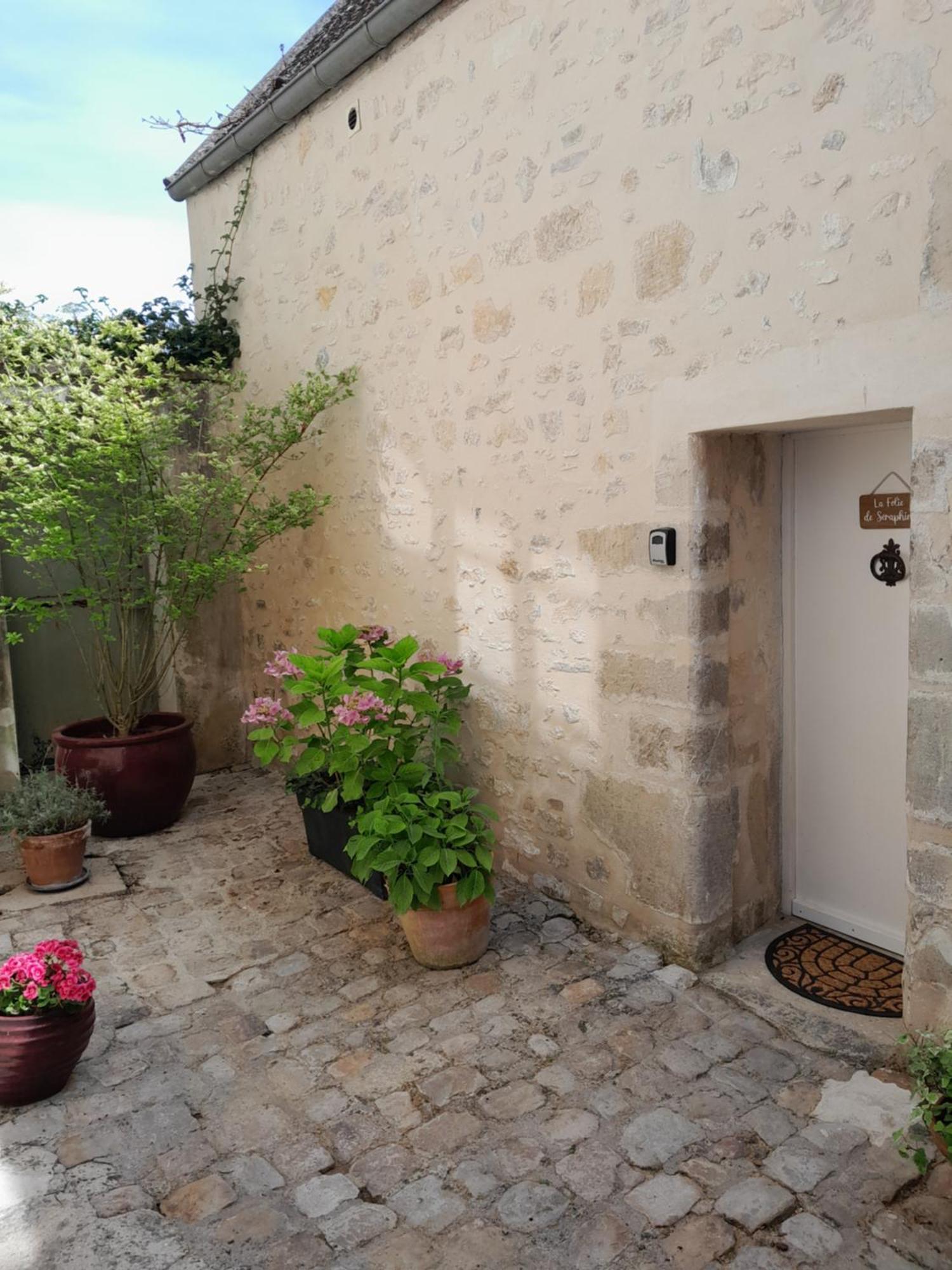 Gite La Folie De Seraphine ซ็องลิส ภายนอก รูปภาพ